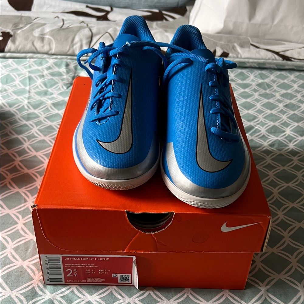 Nike Kids Blue and Silver Sneakers size 2.5Y